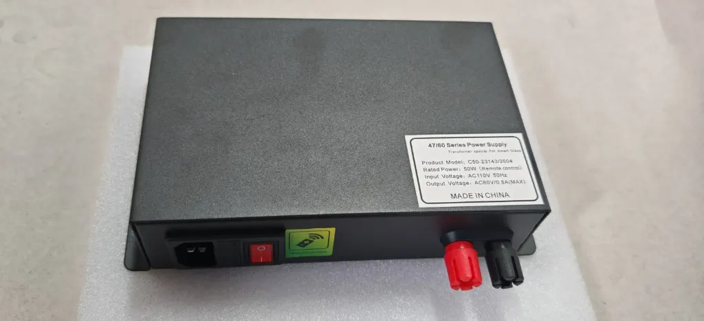 CONTROLADOR O TRANSFORMADOR CHICO PARA CONTROL DE MICA DE PRIVACIDAD 